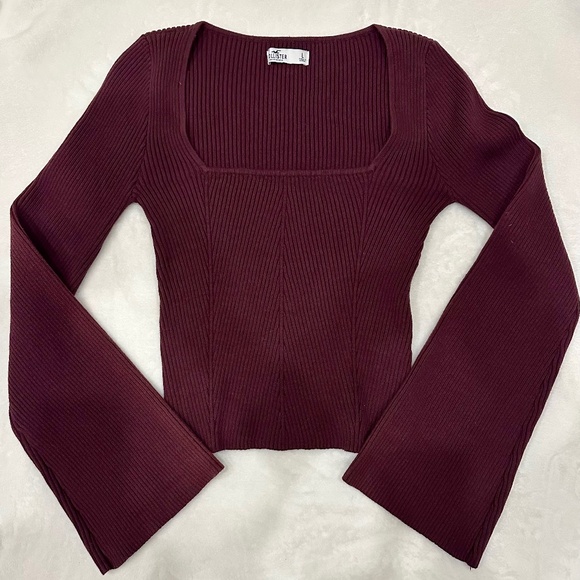 HOLLISTER LADIES PULL OVER SCULPT KNIT SWEATER BURGUNDY SIZE LARGE - Picture 1 of 3